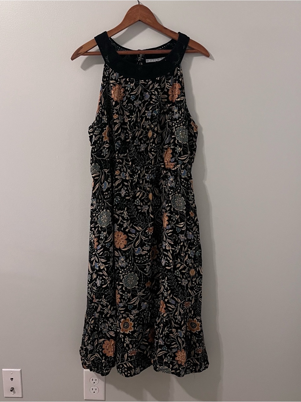 Daniel Rainn Black Floral Crochet-Neck Dress - Picture 2 of 6